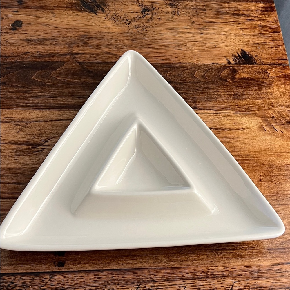 Pfaltzgraff Vintage Off White Porcelain Triangular Serving Dish